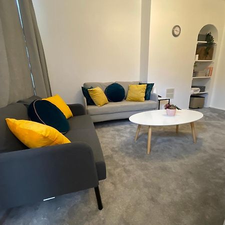 Tooting Lodge London - Cosy 2 Bedroom House With Garden, 5 Mins Walk To Tube Station Esterno foto