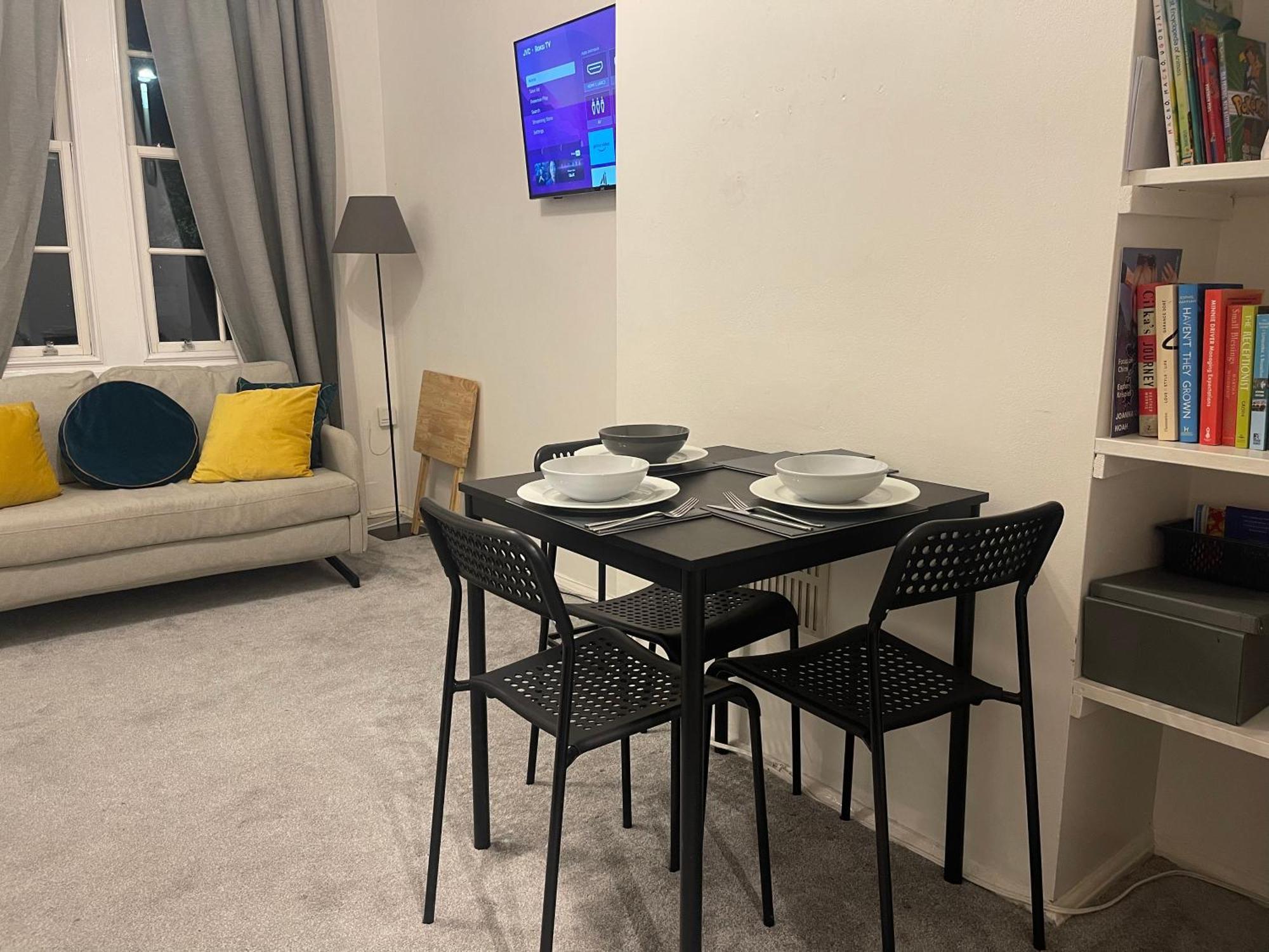Tooting Lodge London - Cosy 2 Bedroom House With Garden, 5 Mins Walk To Tube Station Esterno foto