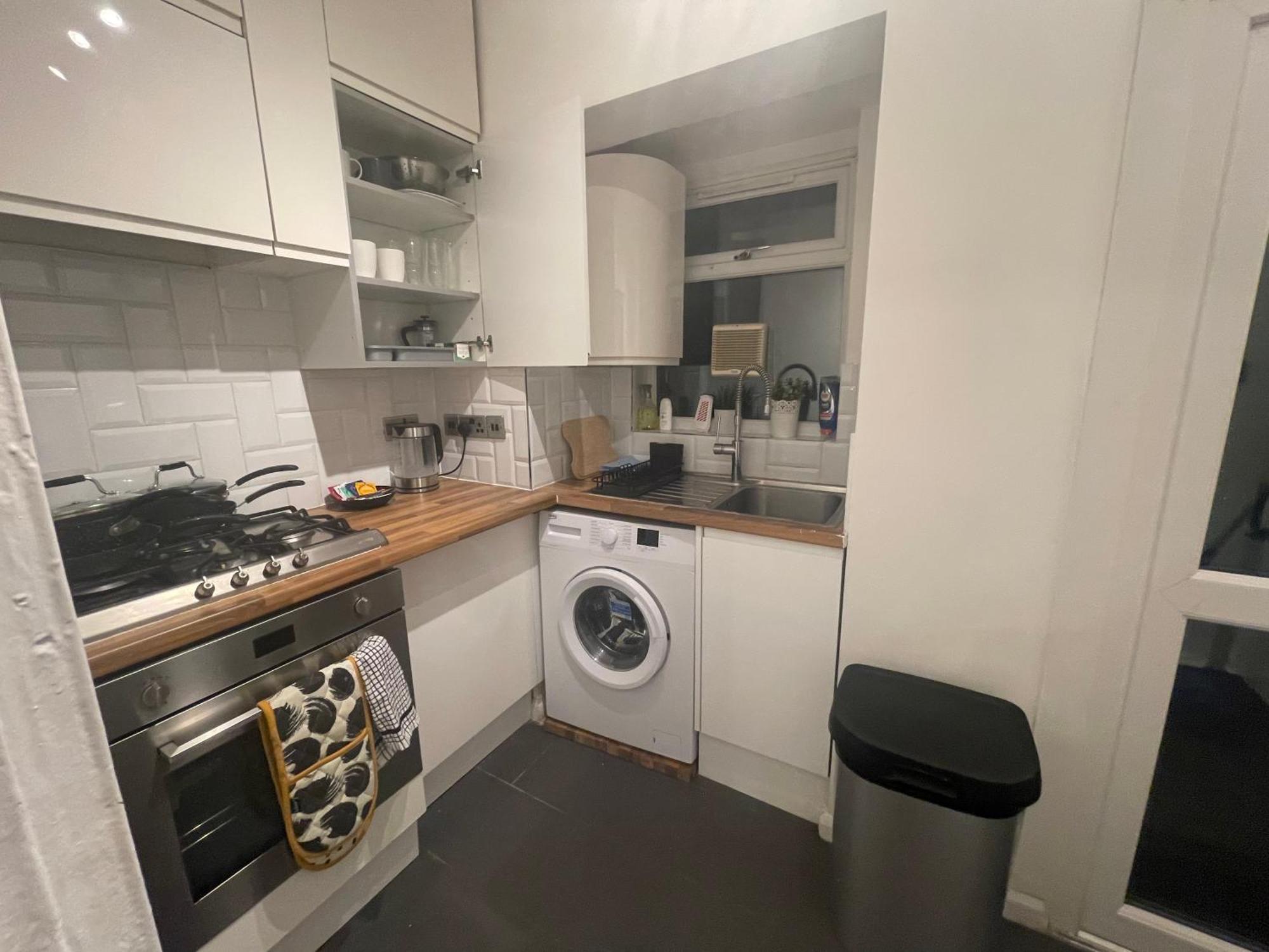 Tooting Lodge London - Cosy 2 Bedroom House With Garden, 5 Mins Walk To Tube Station Esterno foto